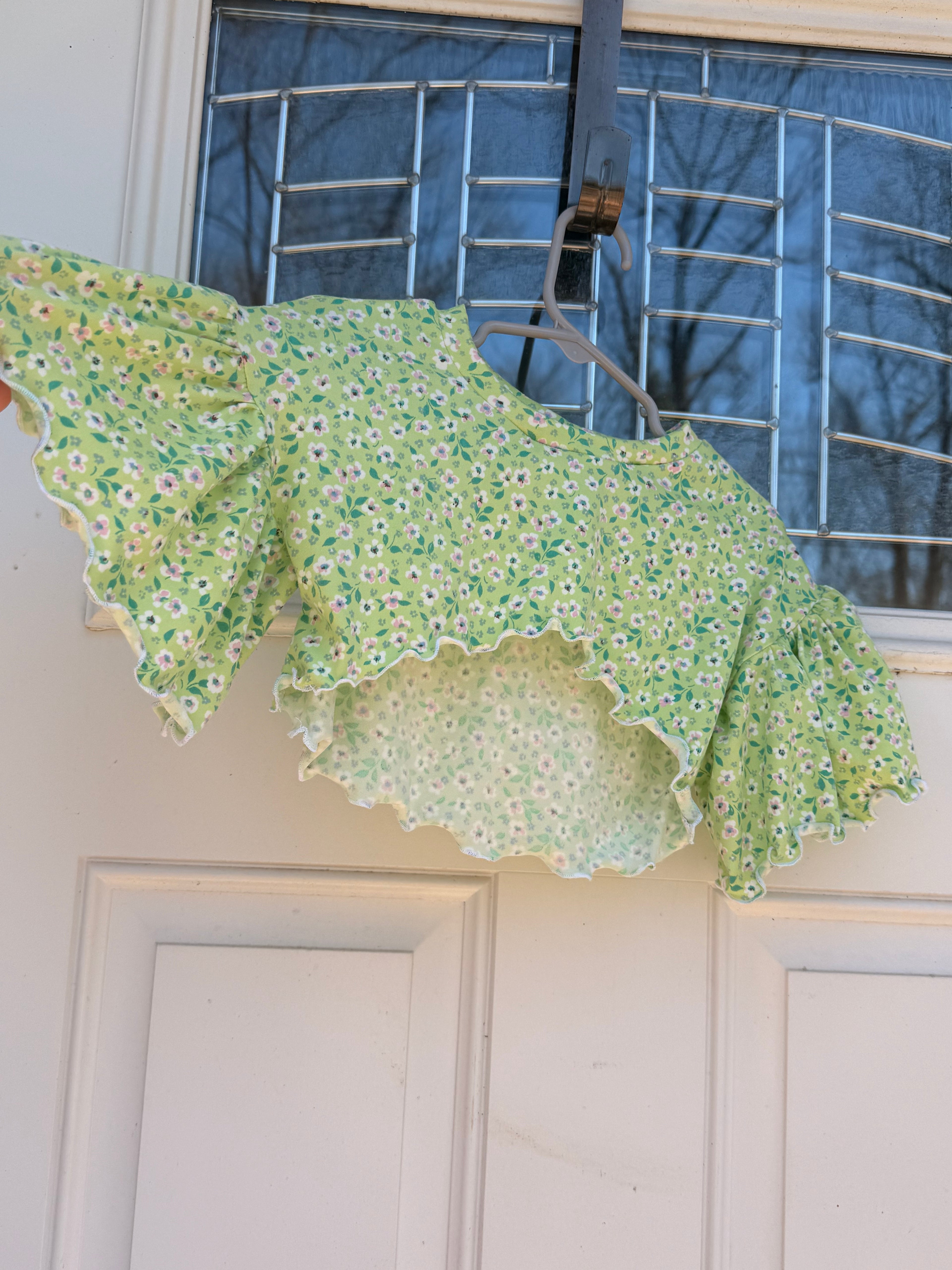 Honey Top with Ruffle Sleeves